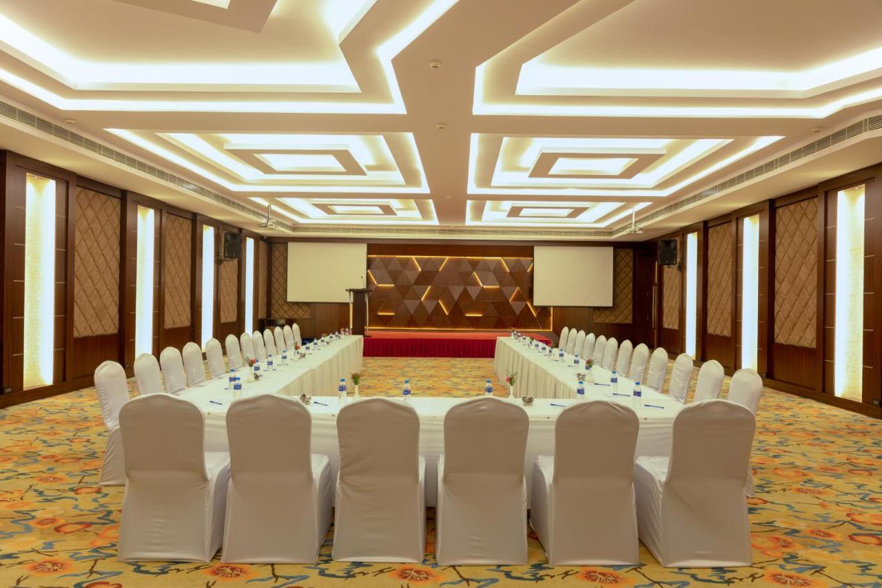 Jenneys Residency Hotel Коимбаторе Екстериор снимка