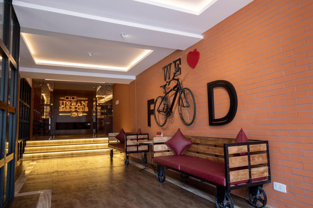 Jenneys Residency Hotel Коимбаторе Екстериор снимка