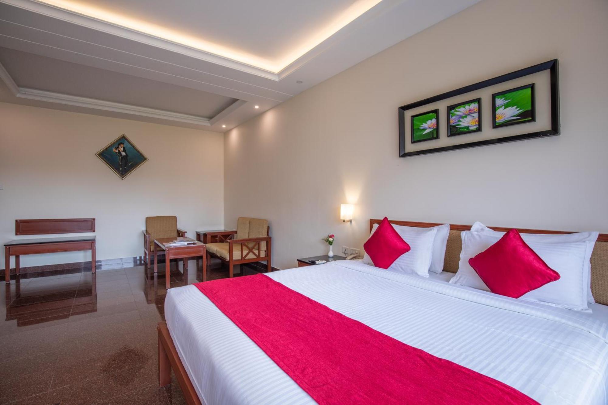Jenneys Residency Hotel Коимбаторе Стая снимка