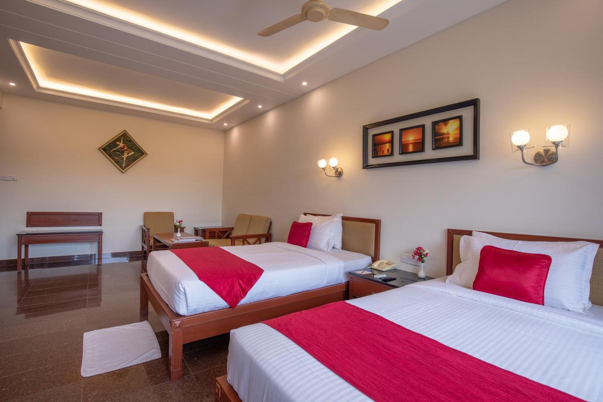 Jenneys Residency Hotel Коимбаторе Стая снимка