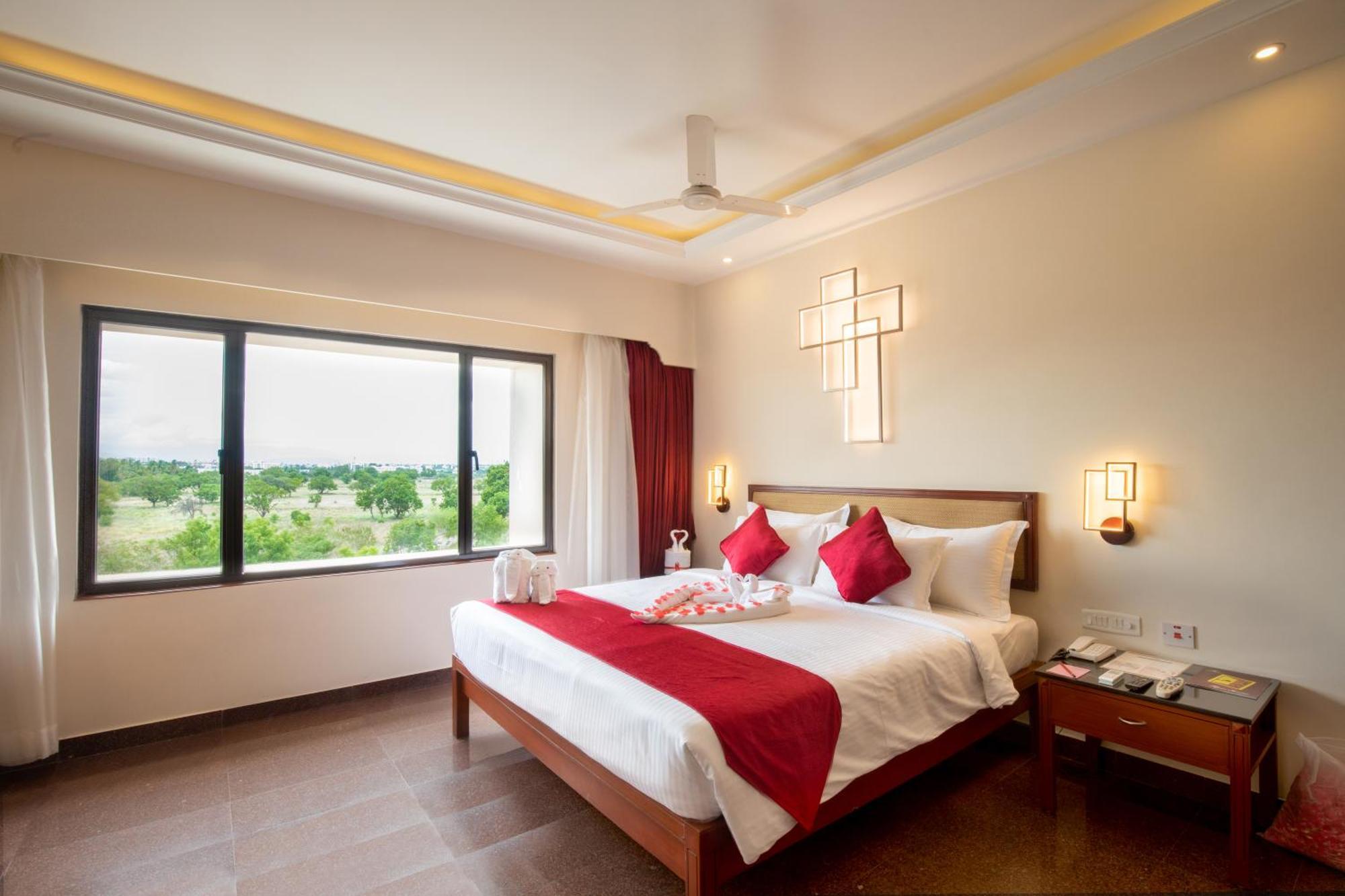 Jenneys Residency Hotel Коимбаторе Стая снимка