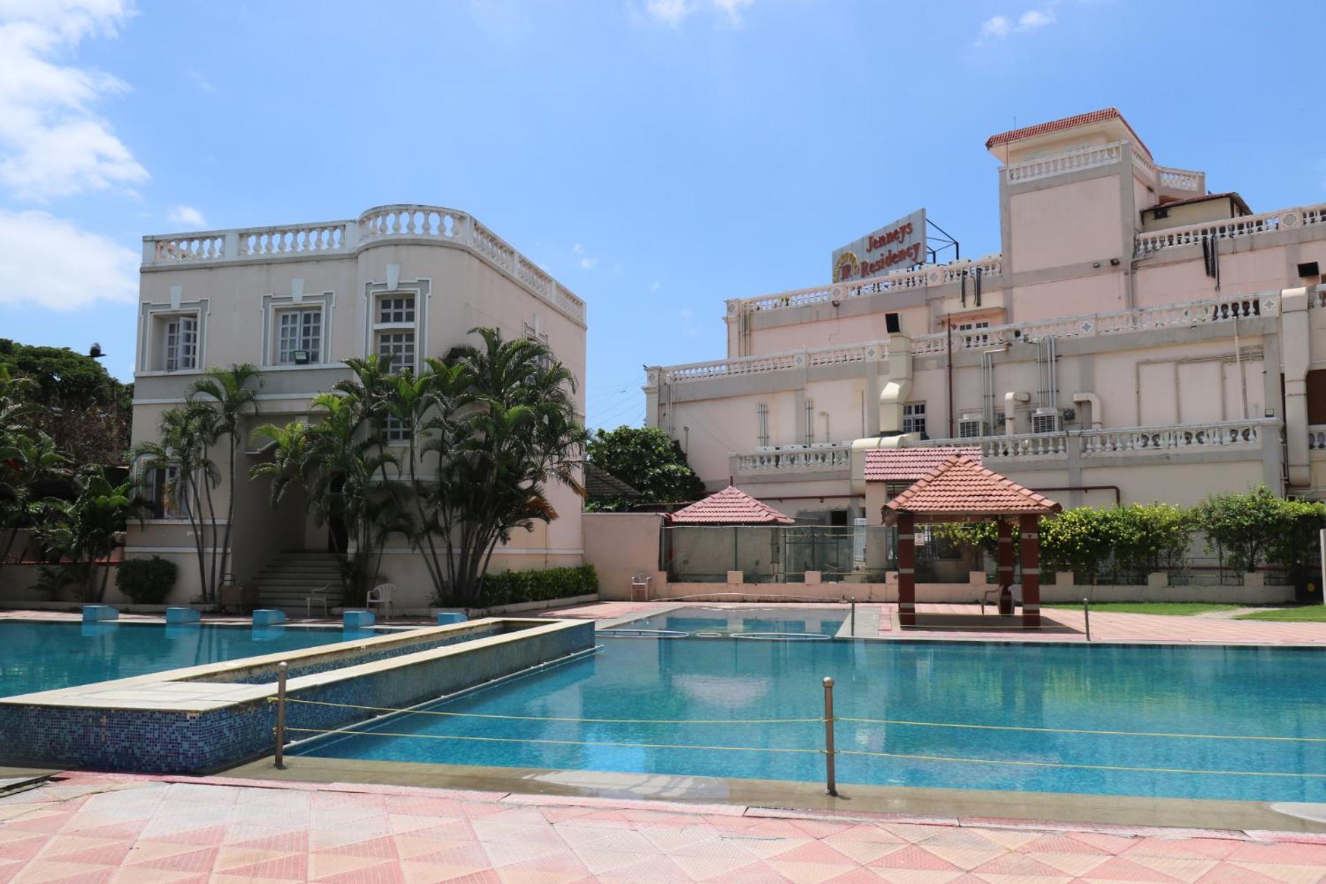 Jenneys Residency Hotel Коимбаторе Екстериор снимка