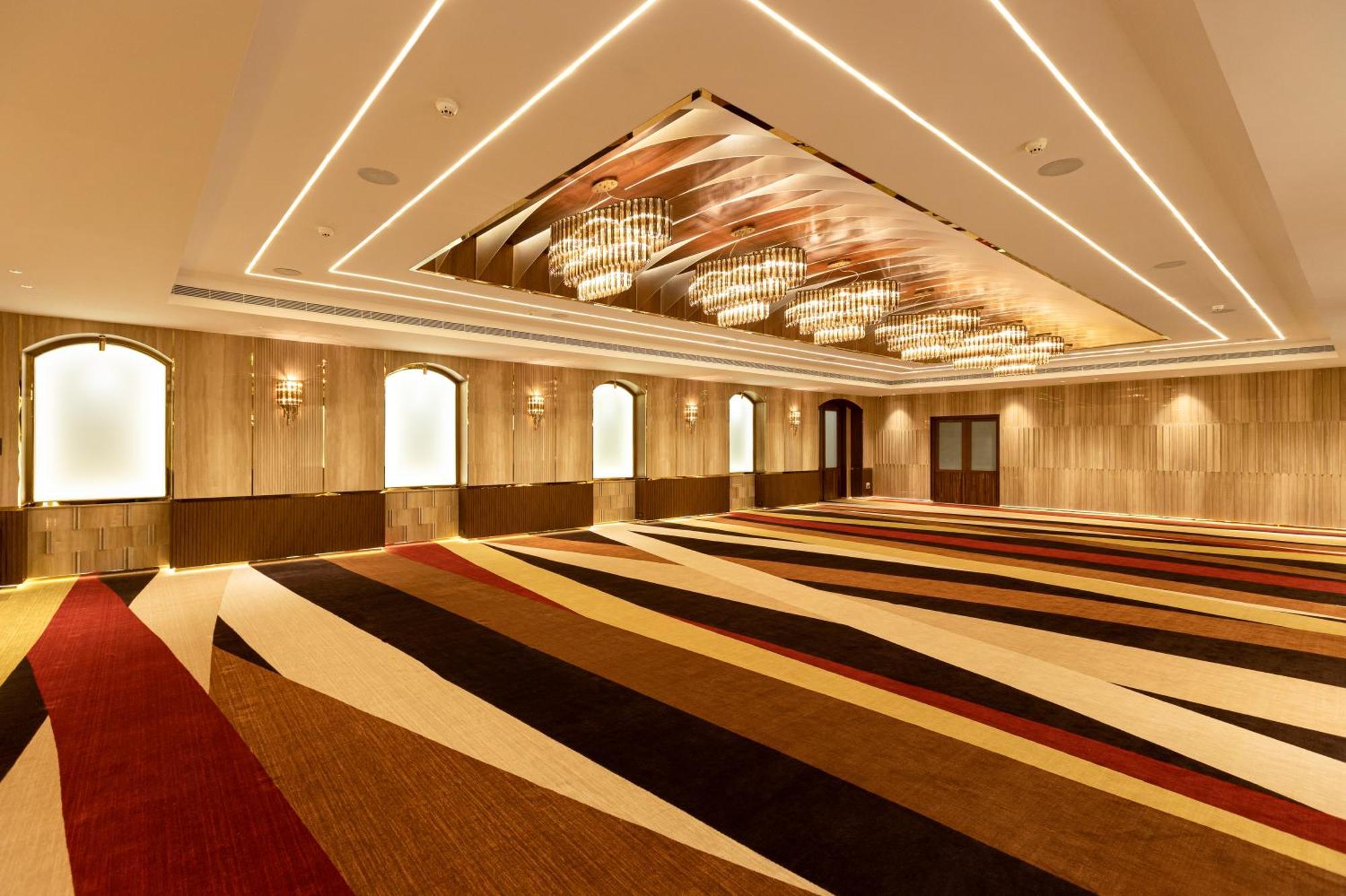 Jenneys Residency Hotel Коимбаторе Екстериор снимка