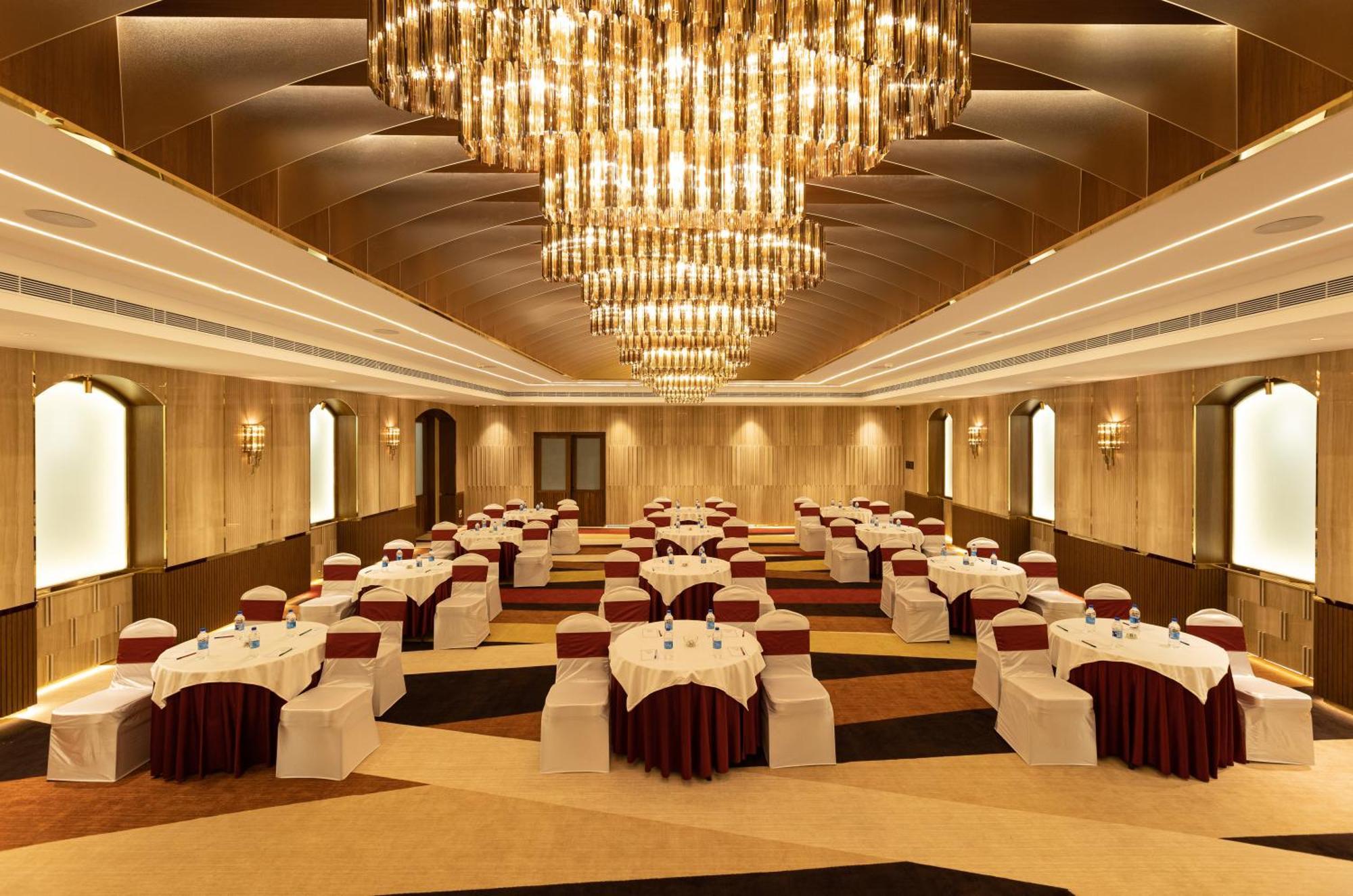 Jenneys Residency Hotel Коимбаторе Екстериор снимка
