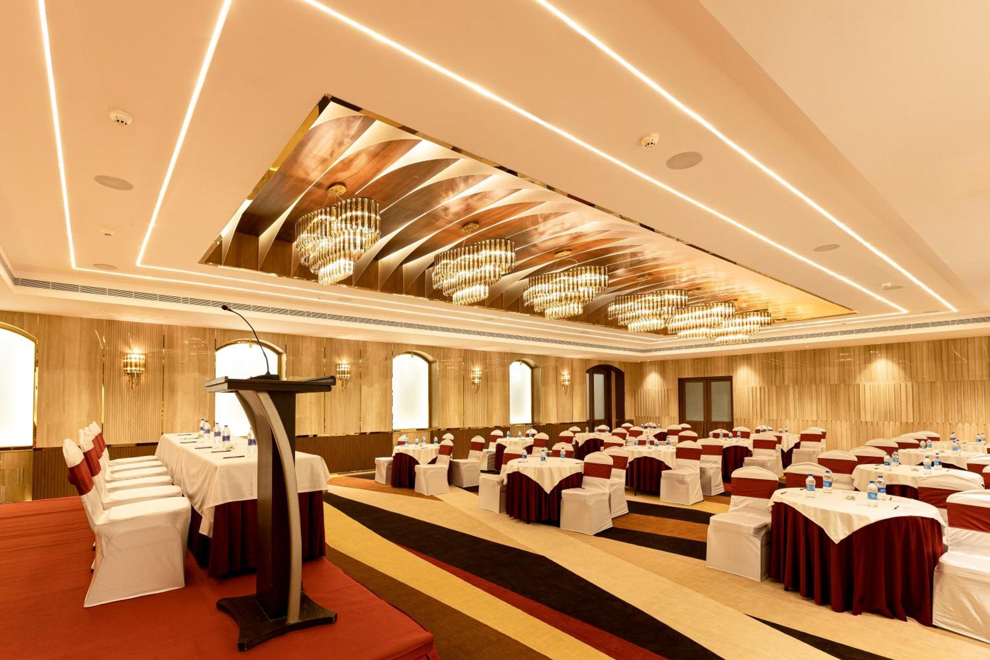 Jenneys Residency Hotel Коимбаторе Екстериор снимка