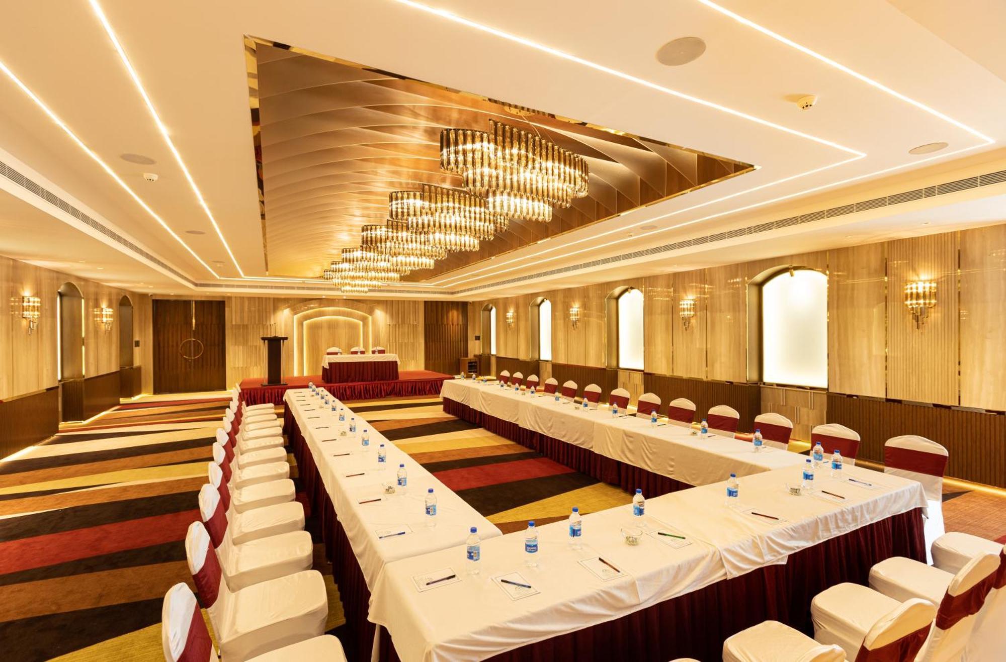 Jenneys Residency Hotel Коимбаторе Екстериор снимка