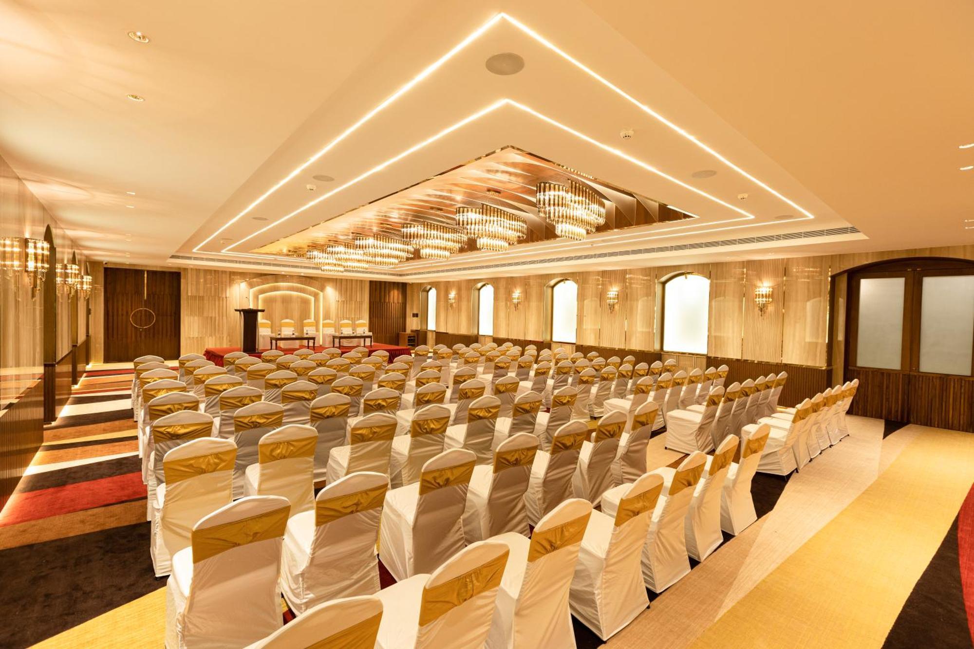 Jenneys Residency Hotel Коимбаторе Екстериор снимка