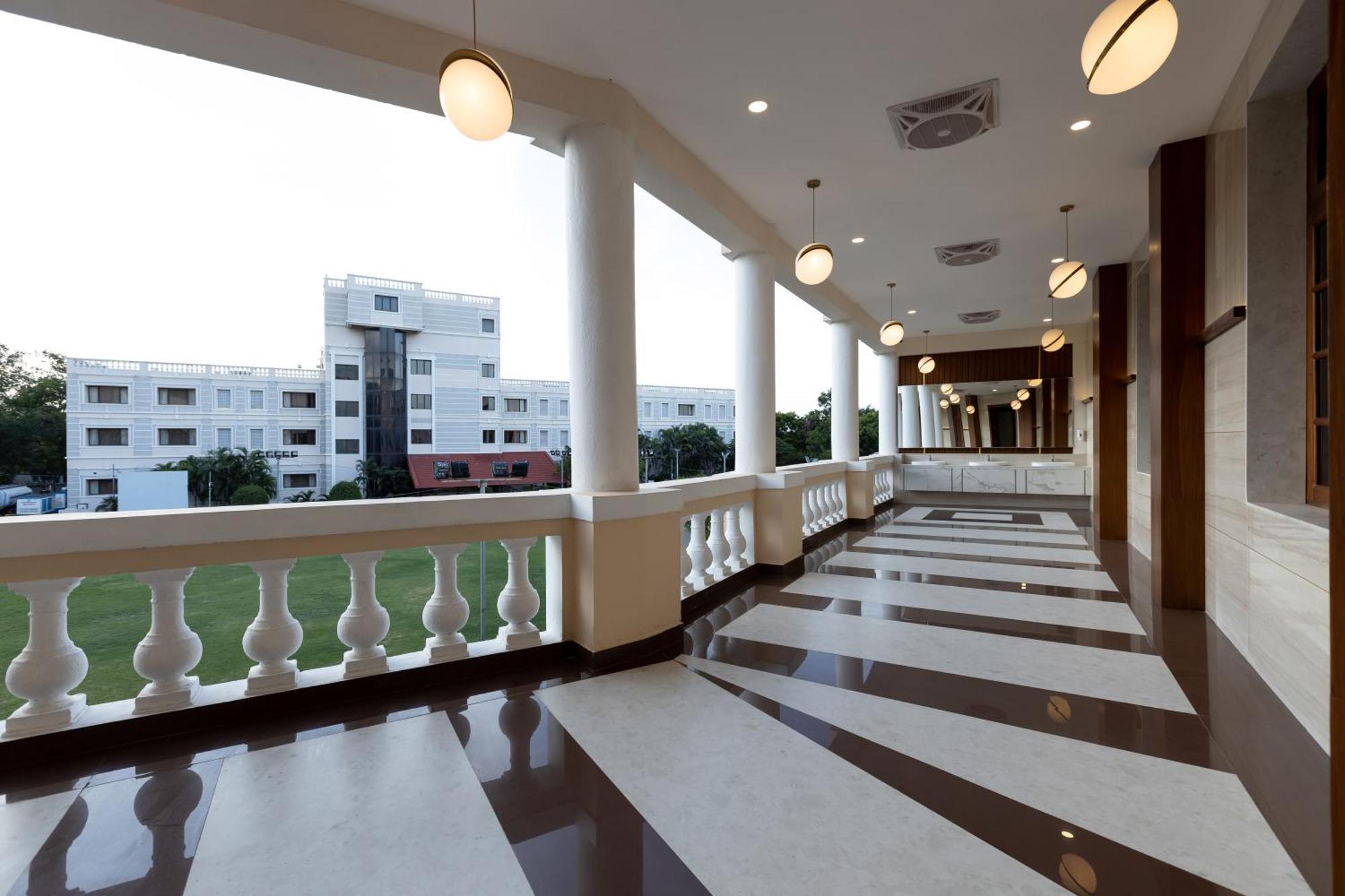Jenneys Residency Hotel Коимбаторе Екстериор снимка