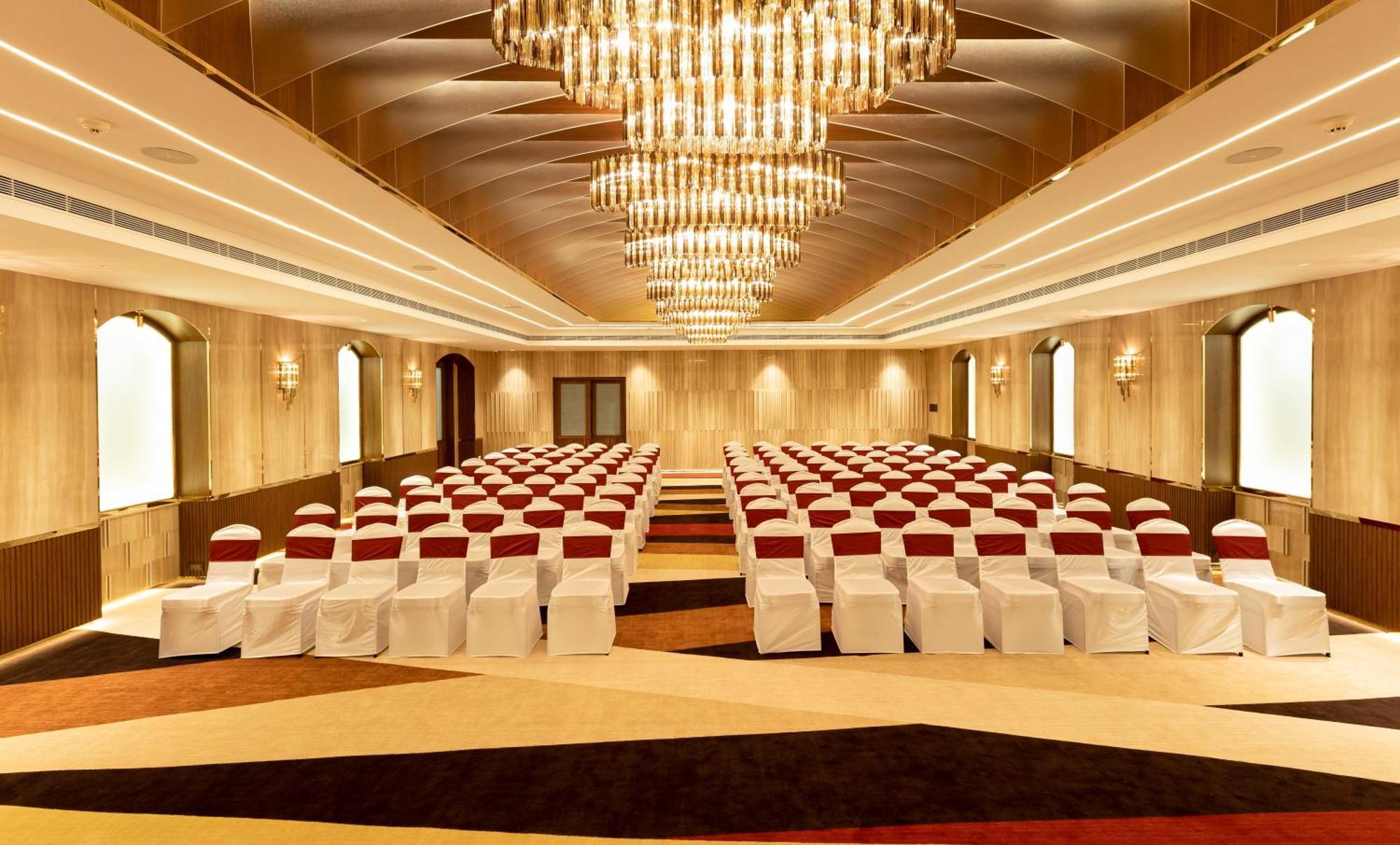 Jenneys Residency Hotel Коимбаторе Екстериор снимка